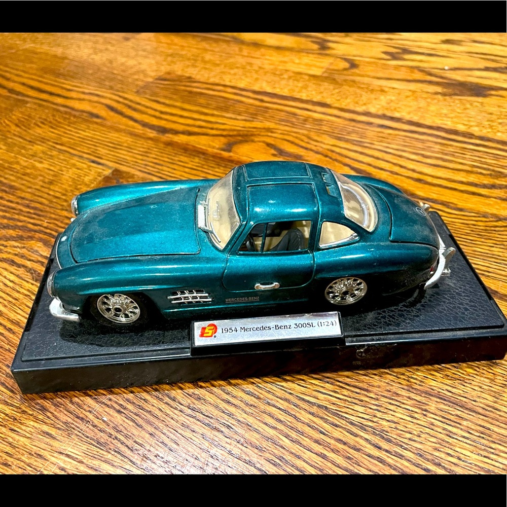 Die cast 1954 Model 300sl  Mercedes Benz